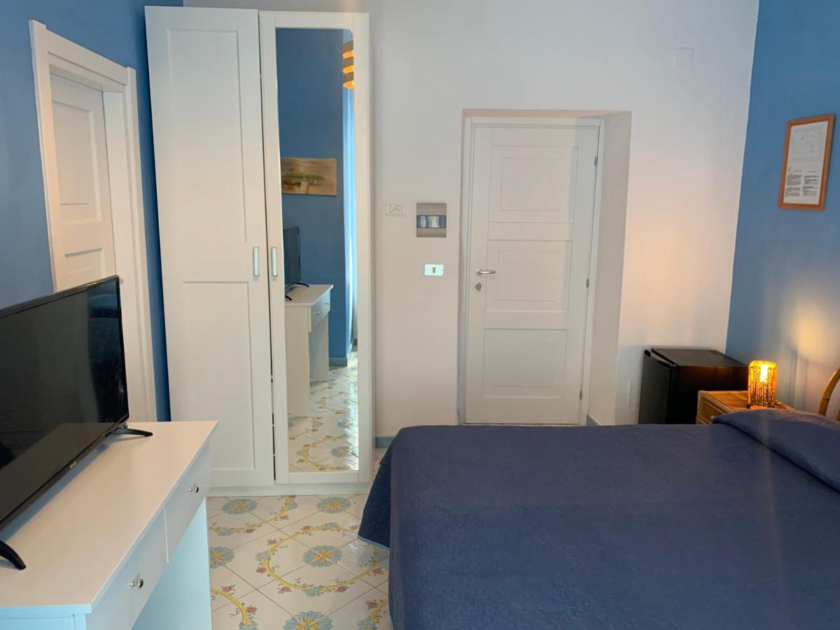 Hotel Ortensia Ponza Exterior photo