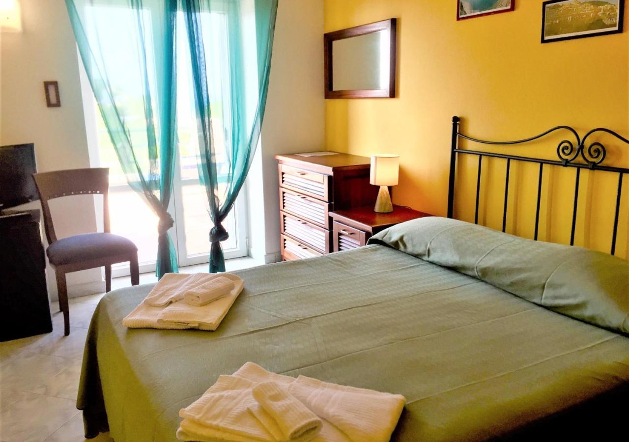 Hotel Ortensia Ponza Exterior photo